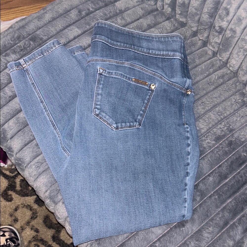 Stylish Denim Women's Straight Leg Jeans